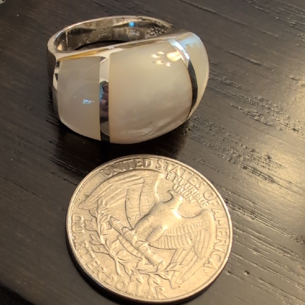 Elegant Sterling Silver Mother Of Pearl Dome Ring Size 7.5 - Picture 6 of 7